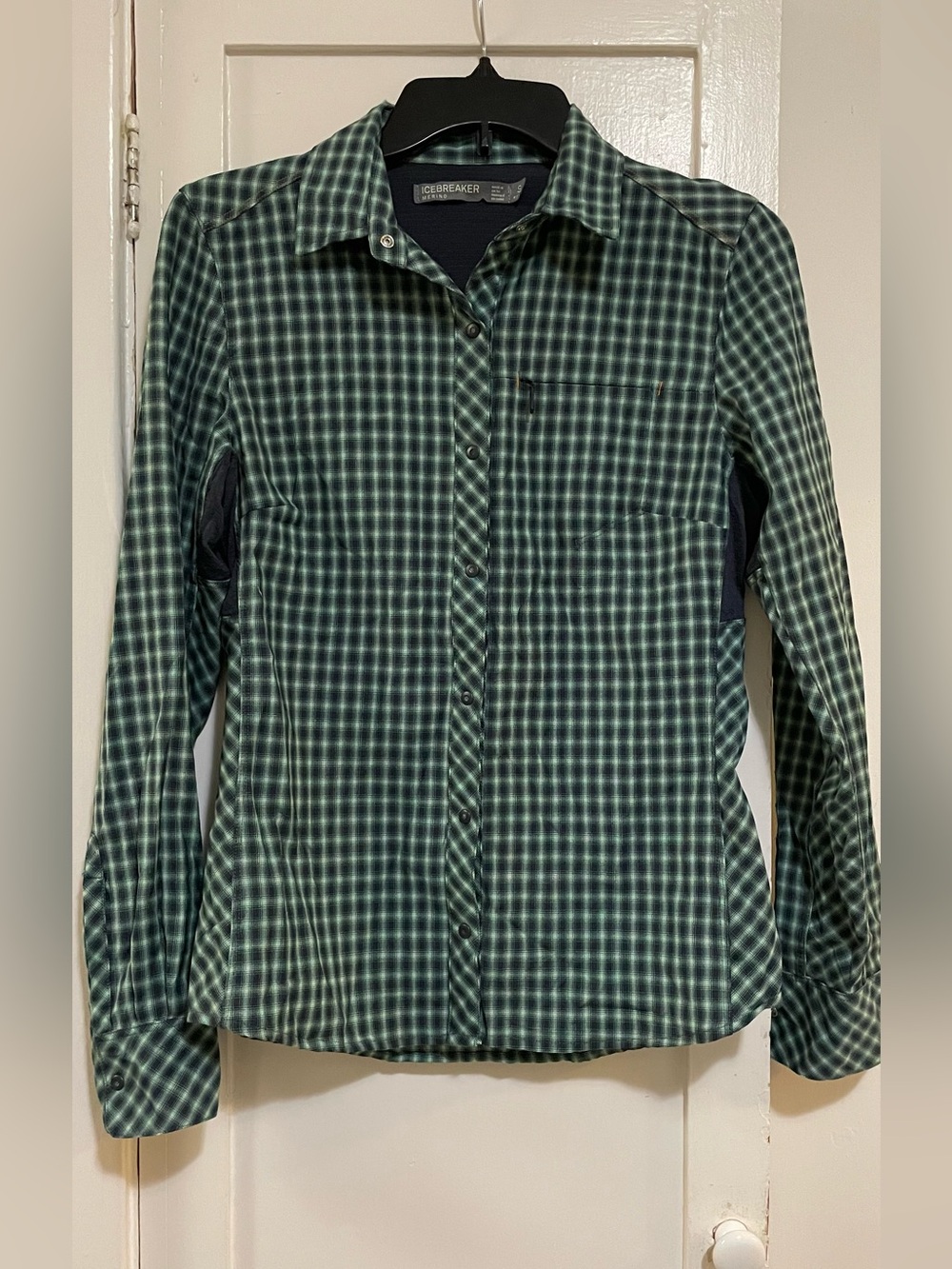 Icebreaker merino Green Plaid button up shirt size small